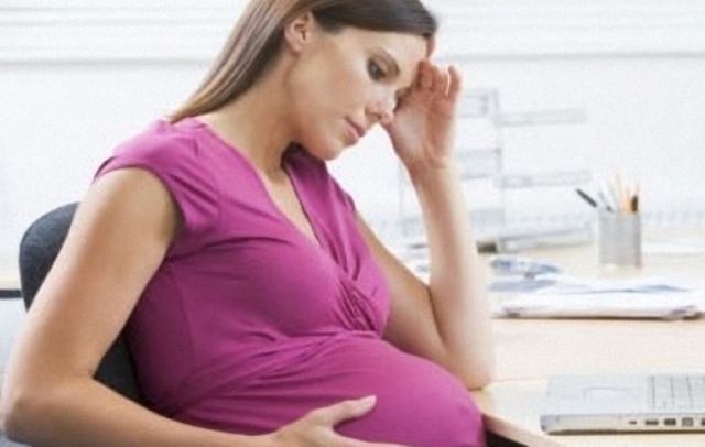 Чем снять головную боль во время беременности?